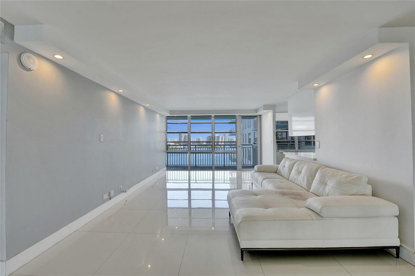 Ver detalles 1401 2 / 2 1488 sq. ft. $ 2026-03-28 0 foto