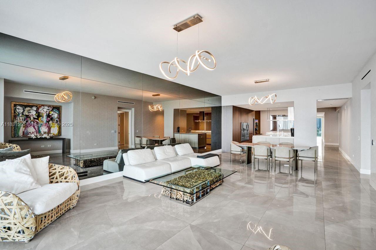 See details 402 4 / 5 2797 sq. ft. $ 2025-06-30 0 Photo