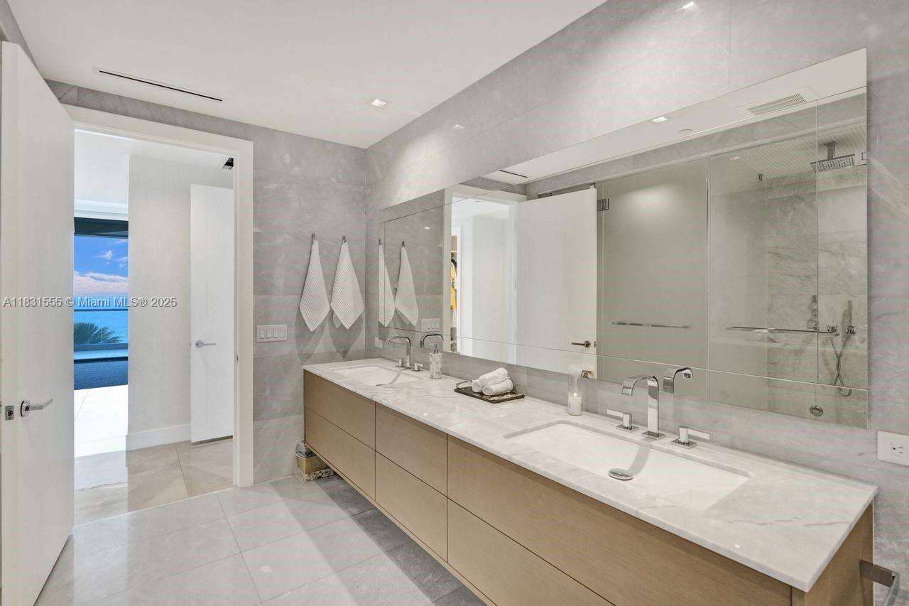 See details 402 4 / 5 2797 sq. ft. $ 2025-06-30 0 Photo