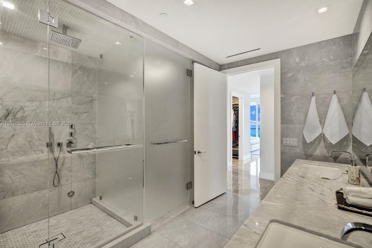 See details 402 4 / 5 2797 sq. ft. $ 2025-06-30 0 Photo