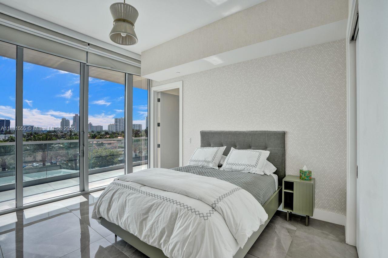 See details 402 4 / 5 2797 sq. ft. $ 2025-06-30 0 Photo