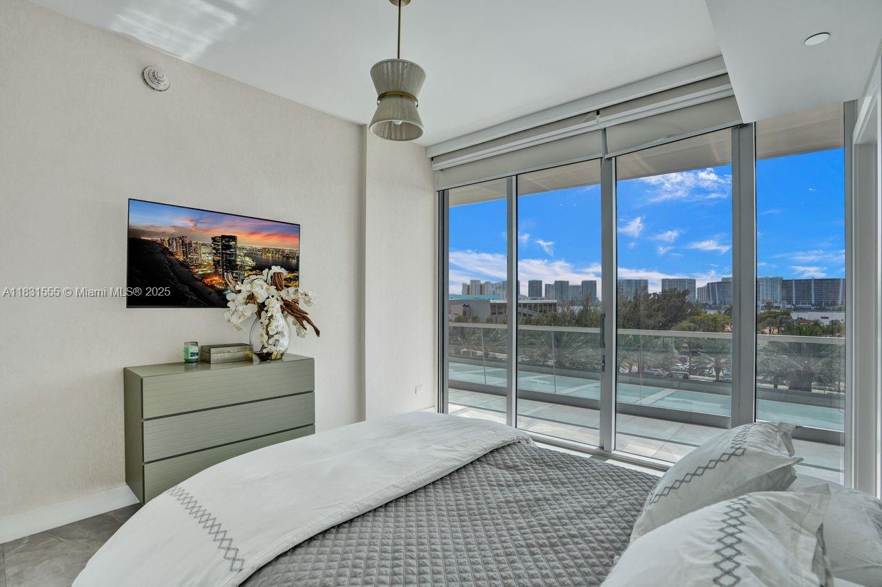See details 402 4 / 5 2797 sq. ft. $ 2025-06-30 0 Photo