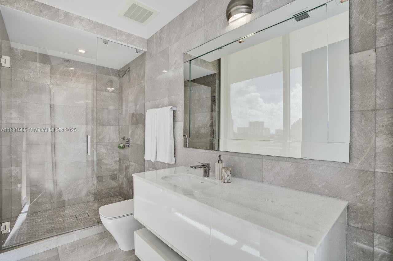 See details 402 4 / 5 2797 sq. ft. $ 2025-06-30 0 Photo