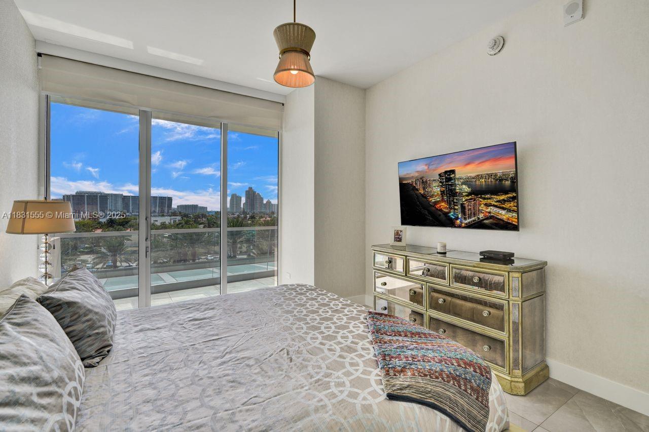 See details 402 4 / 5 2797 sq. ft. $ 2025-06-30 0 Photo