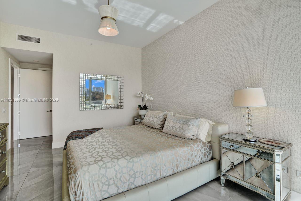 See details 402 4 / 5 2797 sq. ft. $ 2025-06-30 0 Photo
