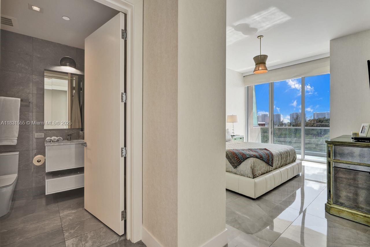 See details 402 4 / 5 2797 sq. ft. $ 2025-06-30 0 Photo