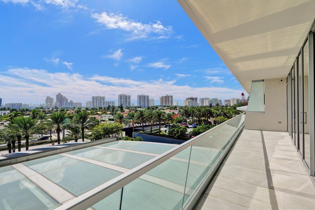 See details 402 4 / 5 2797 sq. ft. $ 2025-06-30 0 Photo