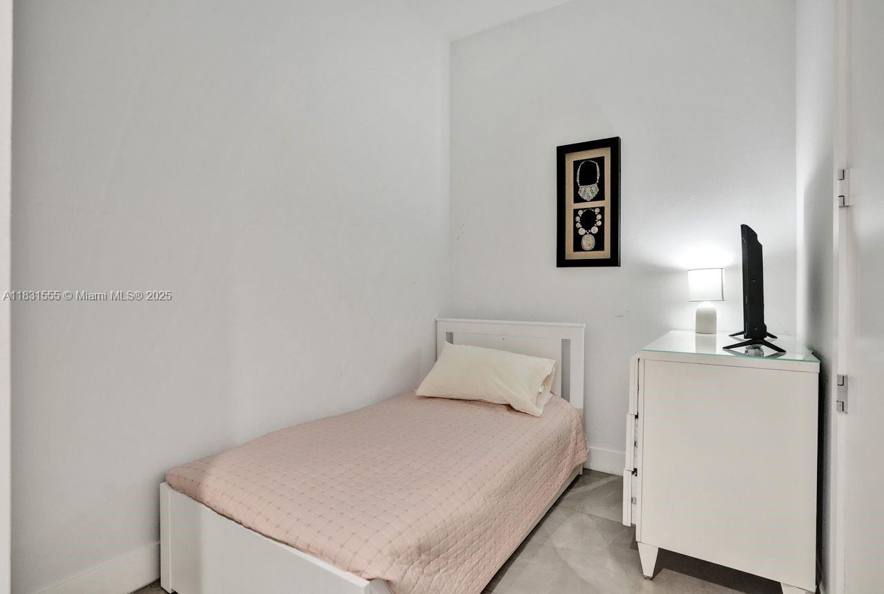 See details 402 4 / 5 2797 sq. ft. $ 2025-06-30 0 Photo