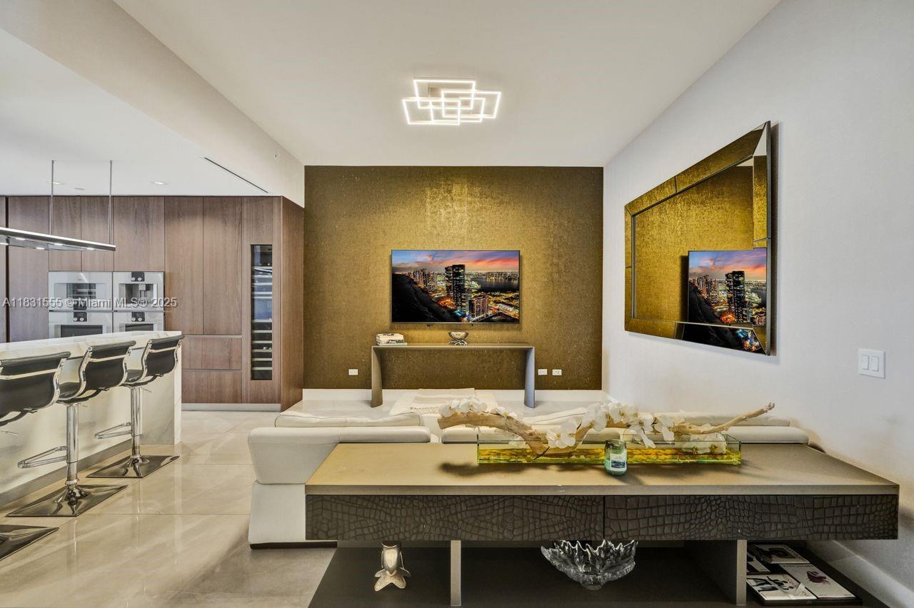 See details 402 4 / 5 2797 sq. ft. $ 2025-06-30 0 Photo