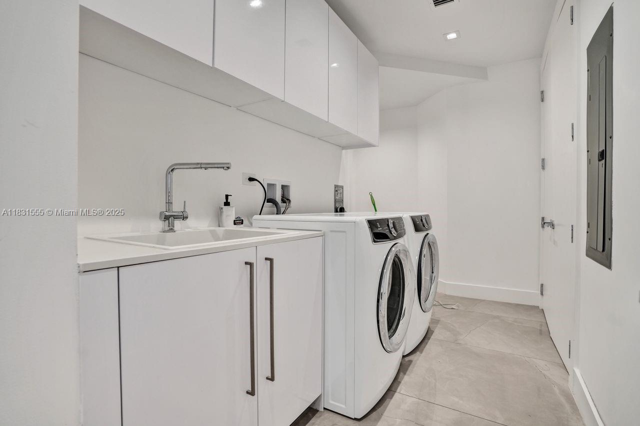 See details 402 4 / 5 2797 sq. ft. $ 2025-06-30 0 Photo