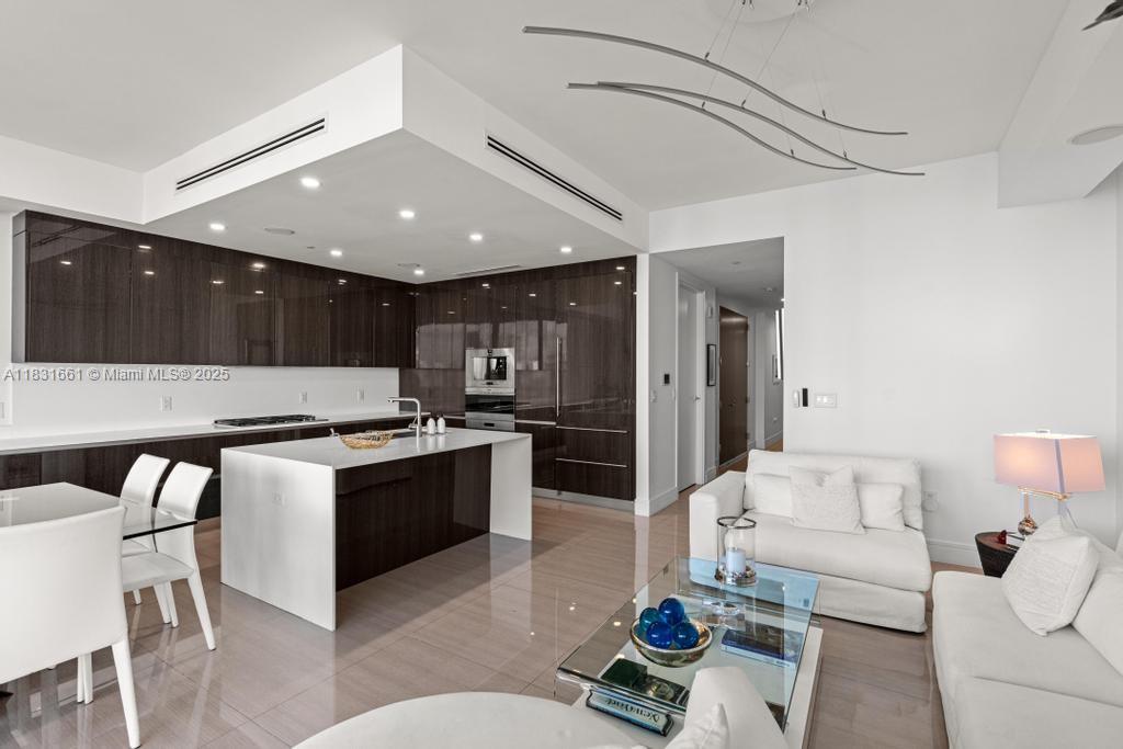 Photo of 3250 188th St  #904, Aventura, Florida, 33180 - 