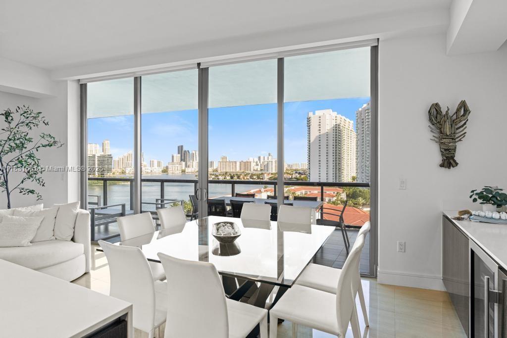 Photo of 3250 188th St  #904, Aventura, Florida, 33180 - 