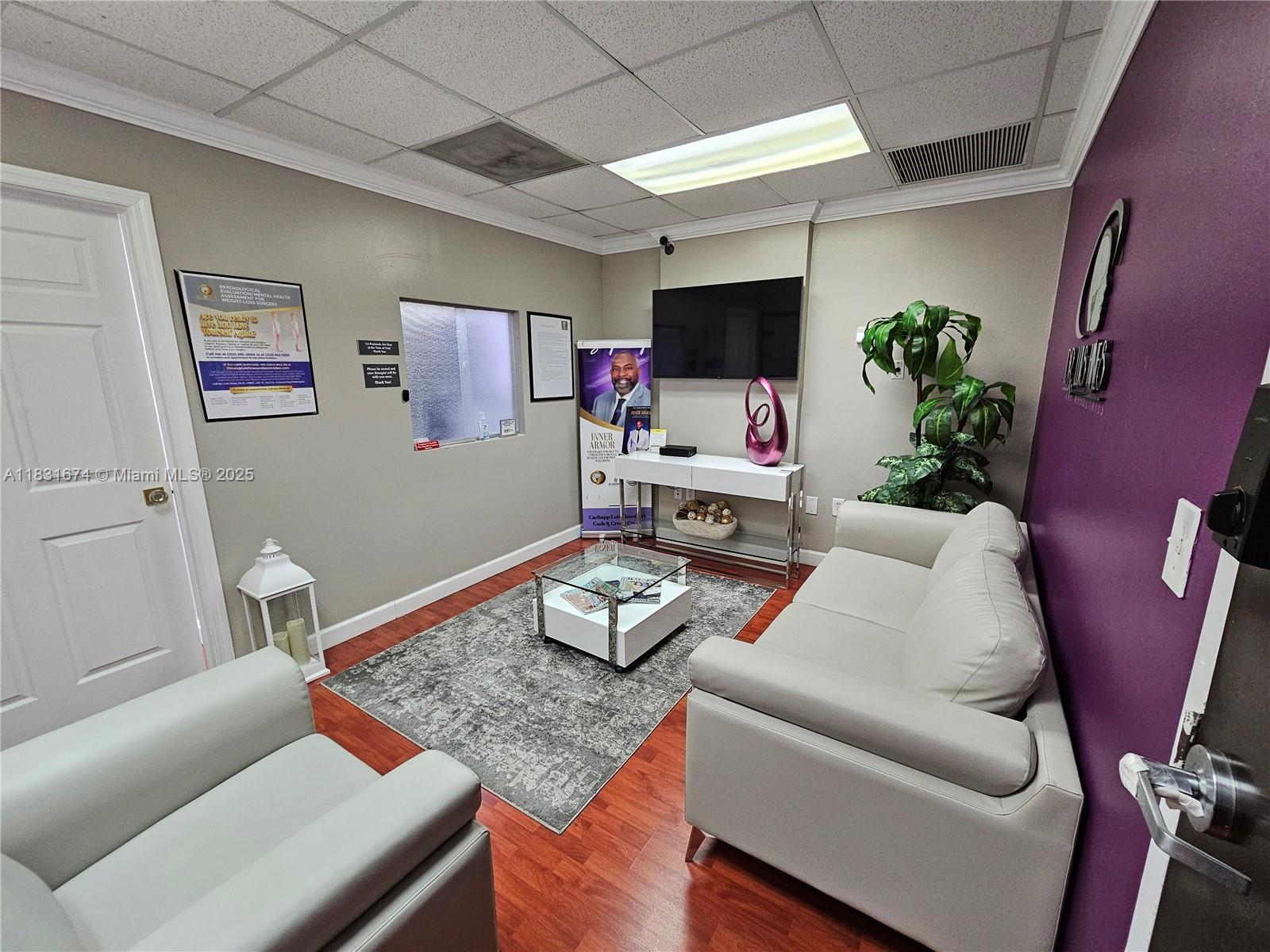 See details 306 / sq. ft. $ 2025-06-30 0 Photo
