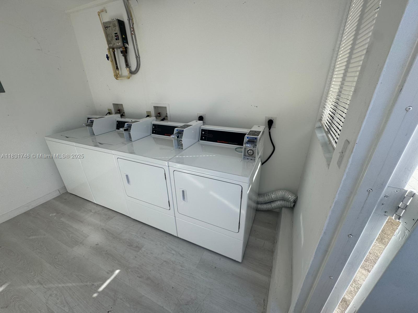 See details / sq. ft. $ 2025-08-27 0 Photo