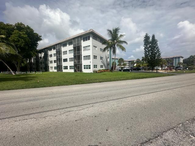 Ver detalles 110 2 / 2 1200 sq. ft. $ 2025-08-06 0 foto