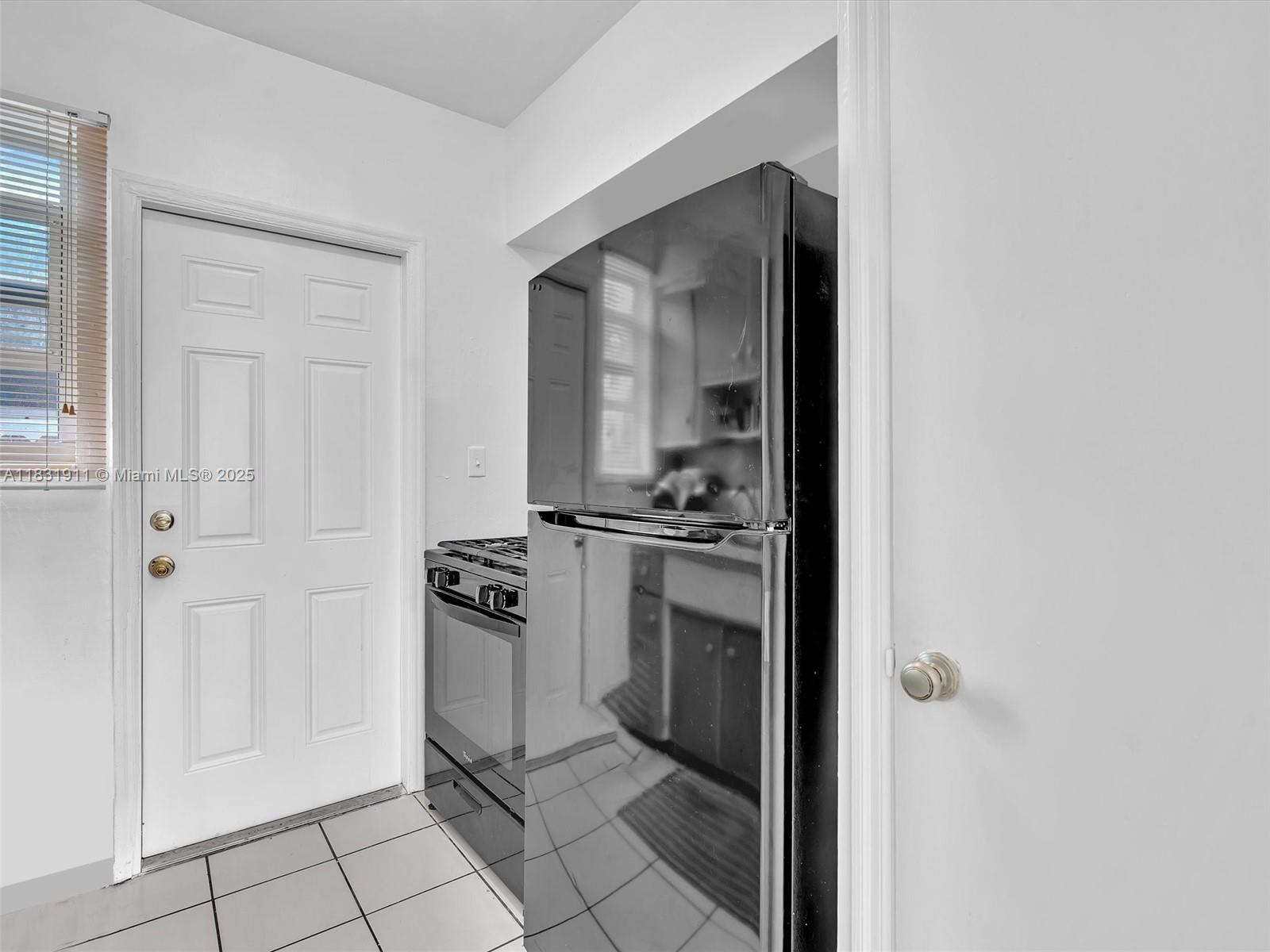 See details / 3308 sq. ft. $ 2025-06-30 0 Photo