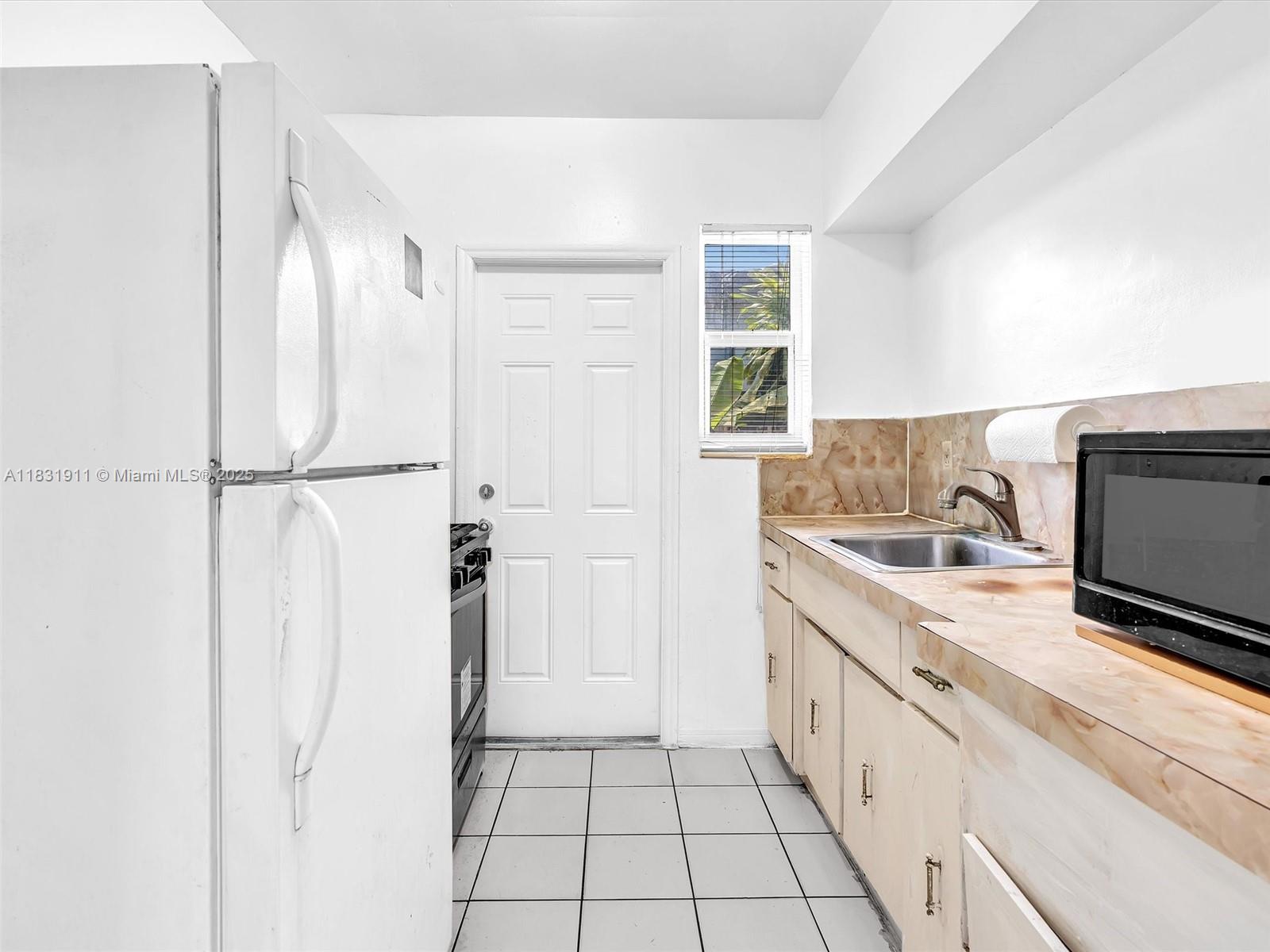 See details / 3308 sq. ft. $ 2025-06-30 0 Photo