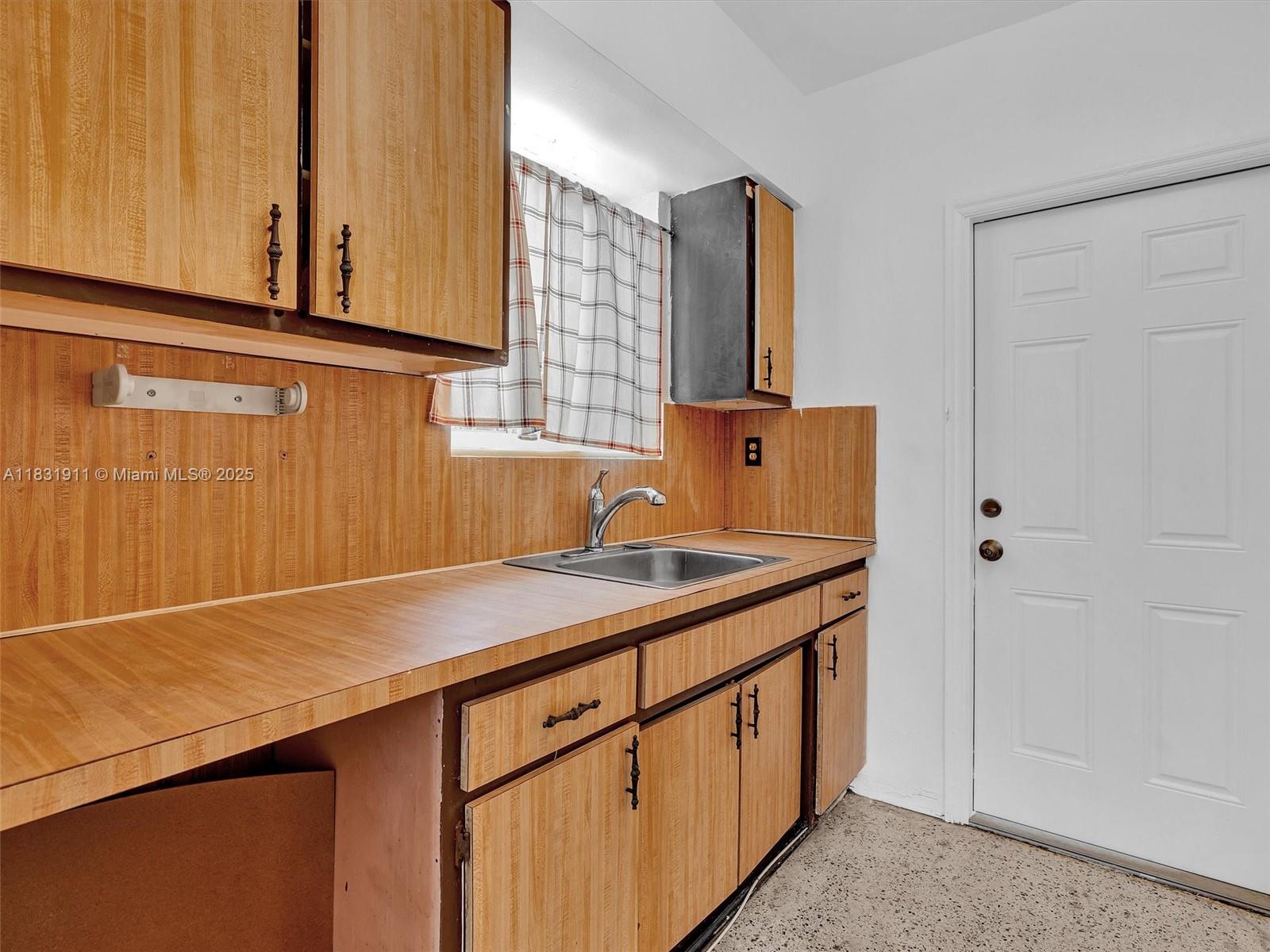 See details / 3308 sq. ft. $ 2025-06-30 0 Photo