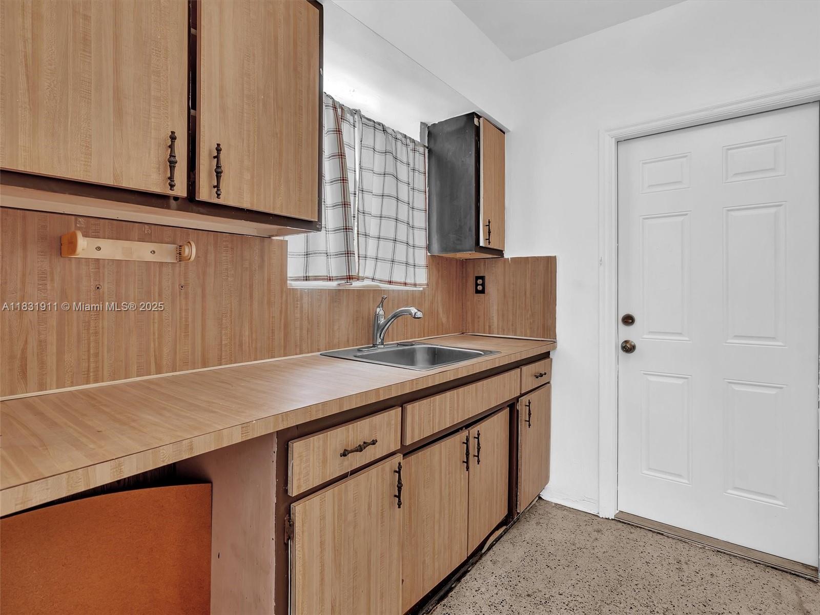 See details / 3308 sq. ft. $ 2025-06-30 0 Photo
