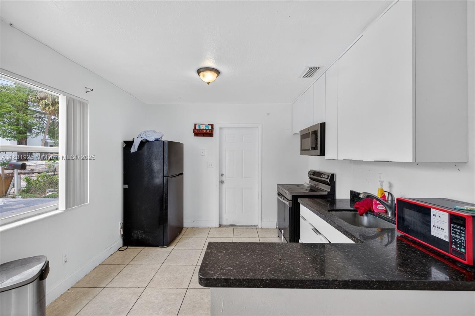 Ver detalles 2779 4 / 3 1112 sq. ft. $ 2025-07-18 0 foto