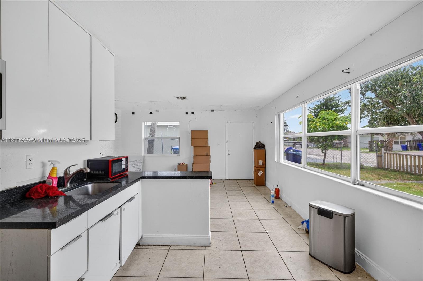Ver detalles 2779 4 / 3 1112 sq. ft. $ 2025-07-18 0 foto
