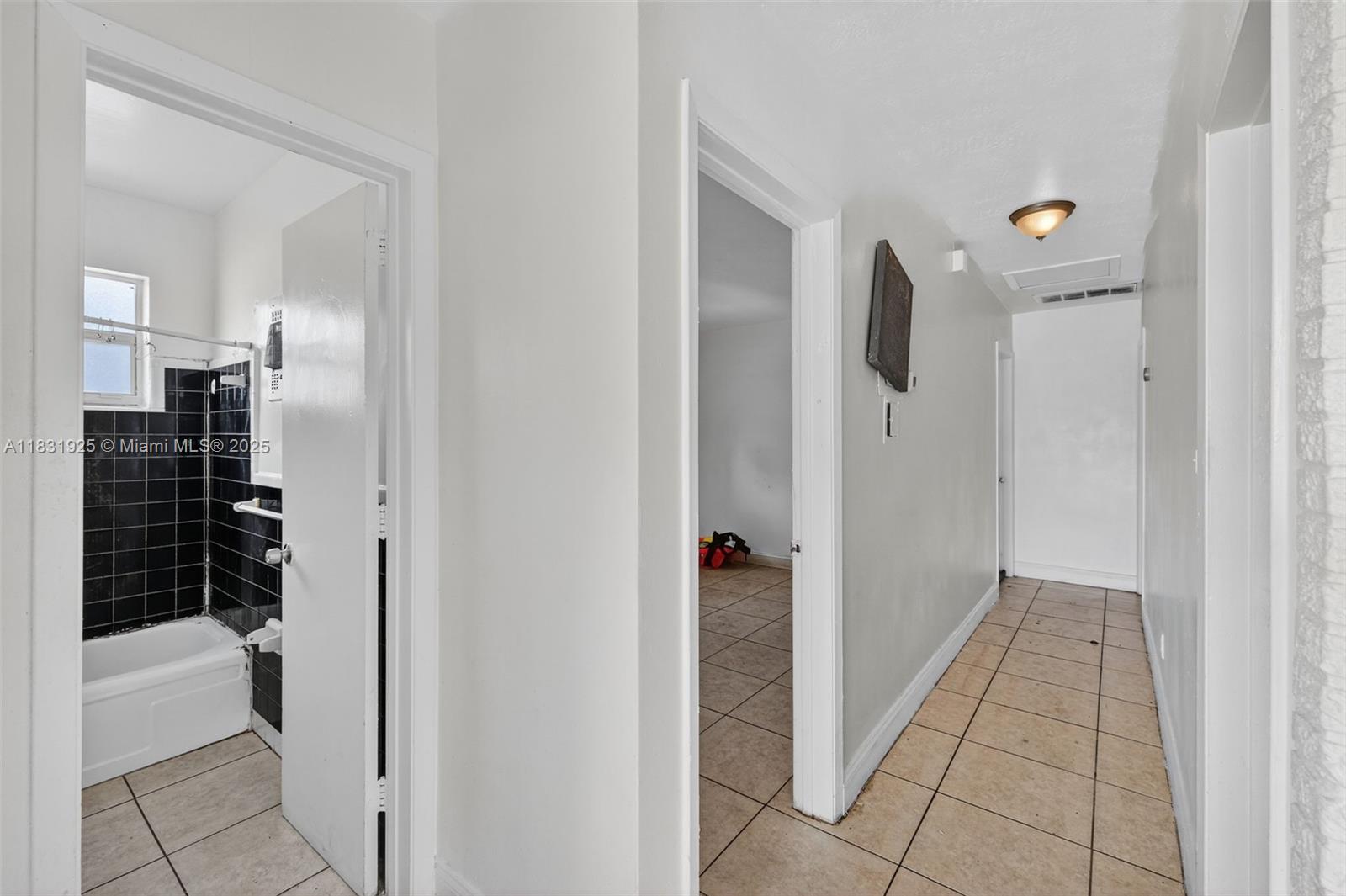 Ver detalles 2779 4 / 3 1112 sq. ft. $ 2025-07-18 0 foto