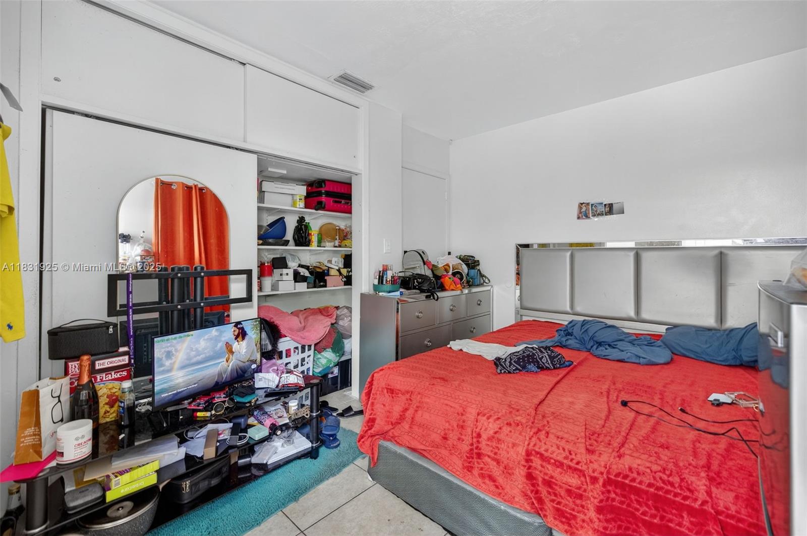 Ver detalles 2779 4 / 3 1112 sq. ft. $ 2025-07-18 0 foto