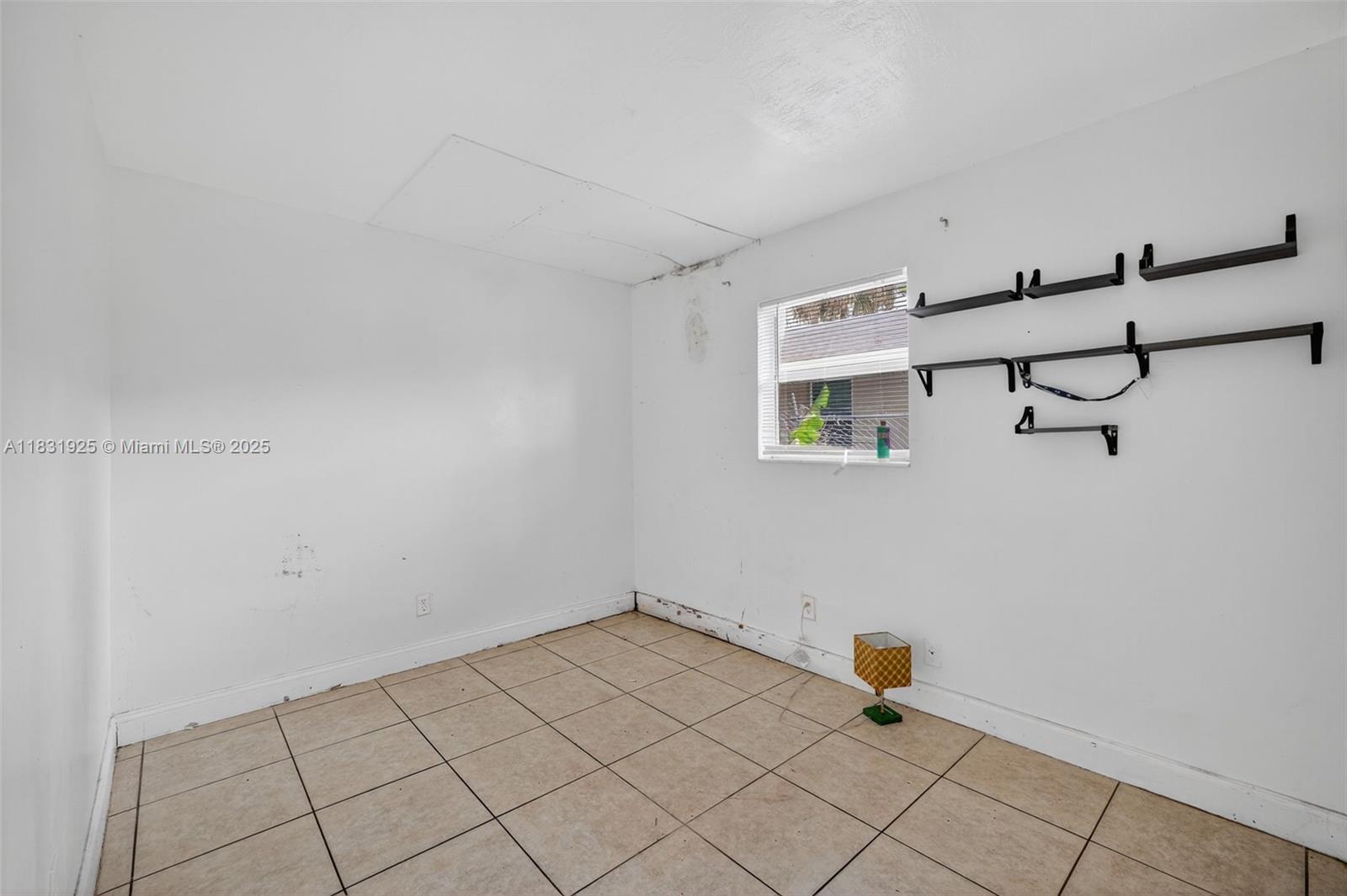 Ver detalles 2779 4 / 3 1112 sq. ft. $ 2025-07-18 0 foto