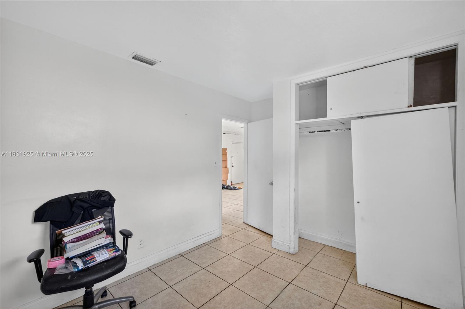 Ver detalles 2779 4 / 3 1112 sq. ft. $ 2025-07-18 0 foto