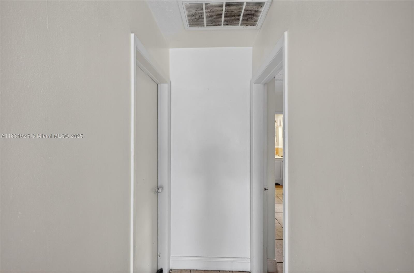 Ver detalles 2779 4 / 3 1112 sq. ft. $ 2025-07-18 0 foto