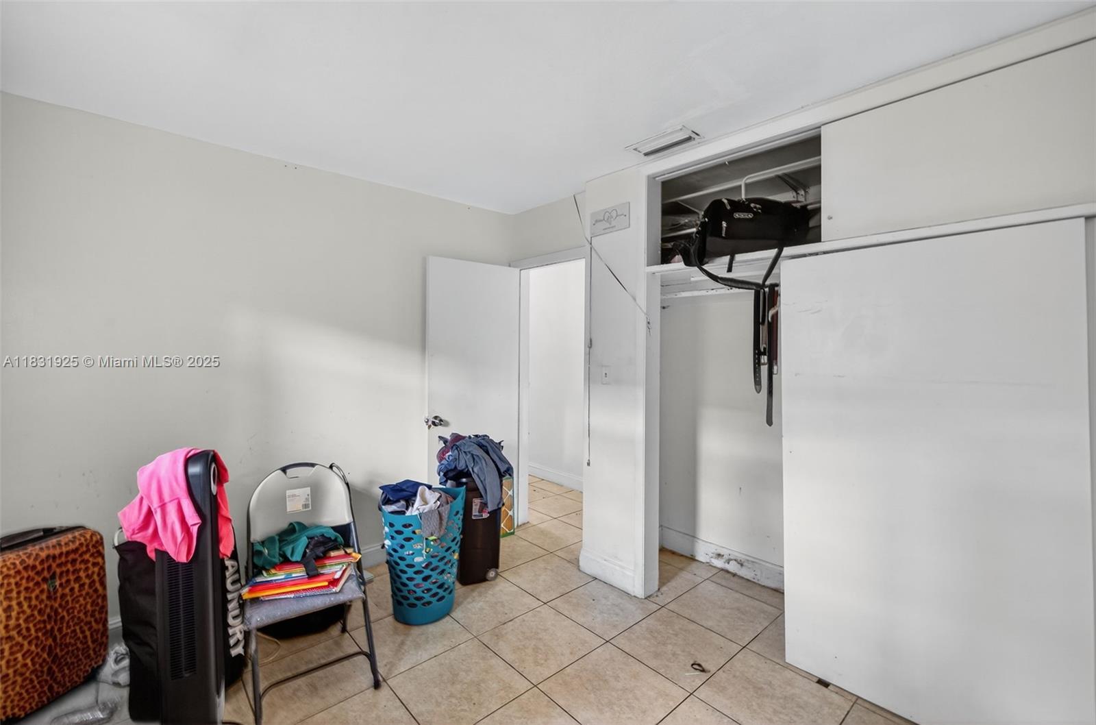 Ver detalles 2779 4 / 3 1112 sq. ft. $ 2025-07-18 0 foto