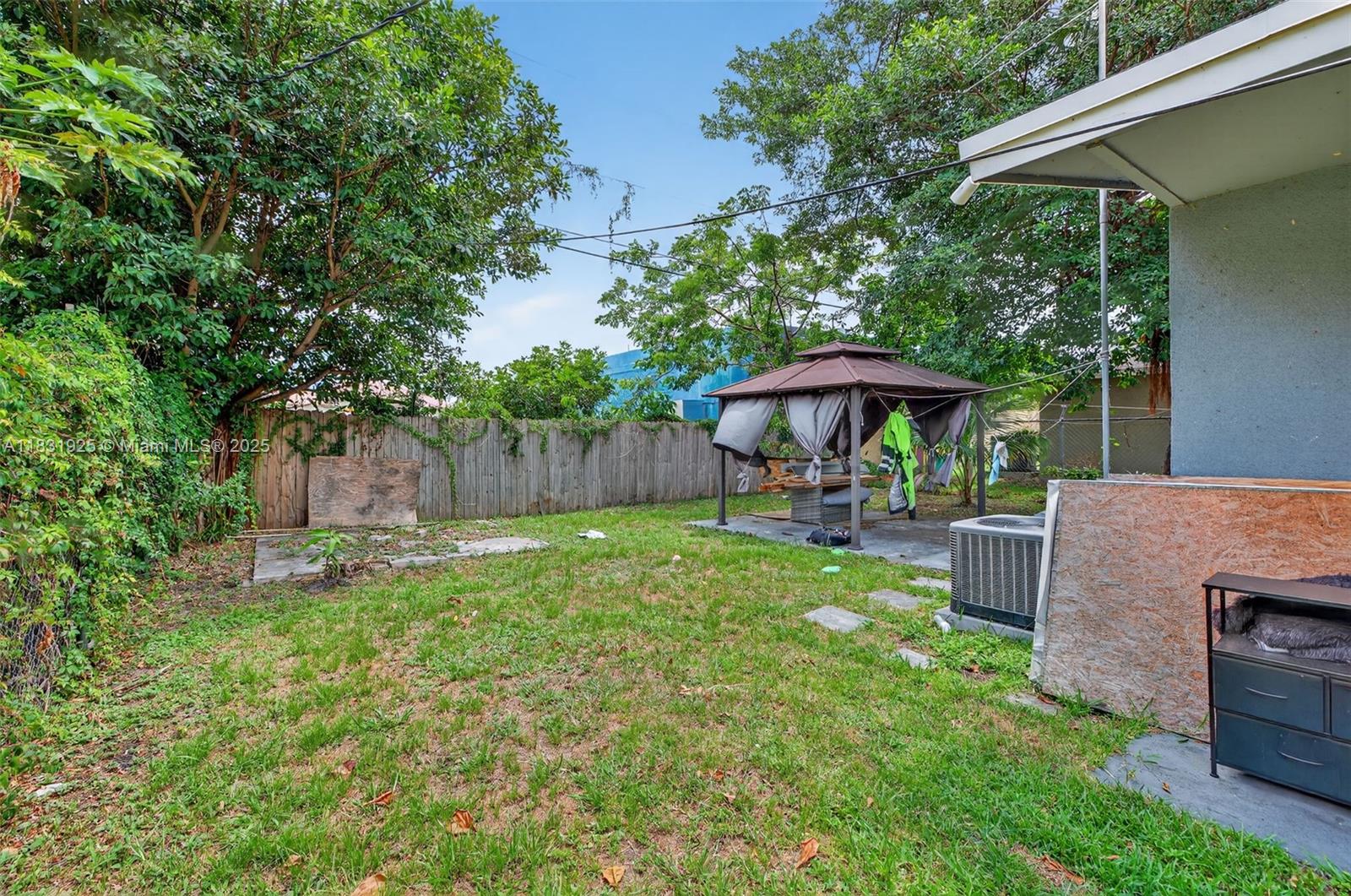 Ver detalles 2779 4 / 3 1112 sq. ft. $ 2025-07-18 0 foto