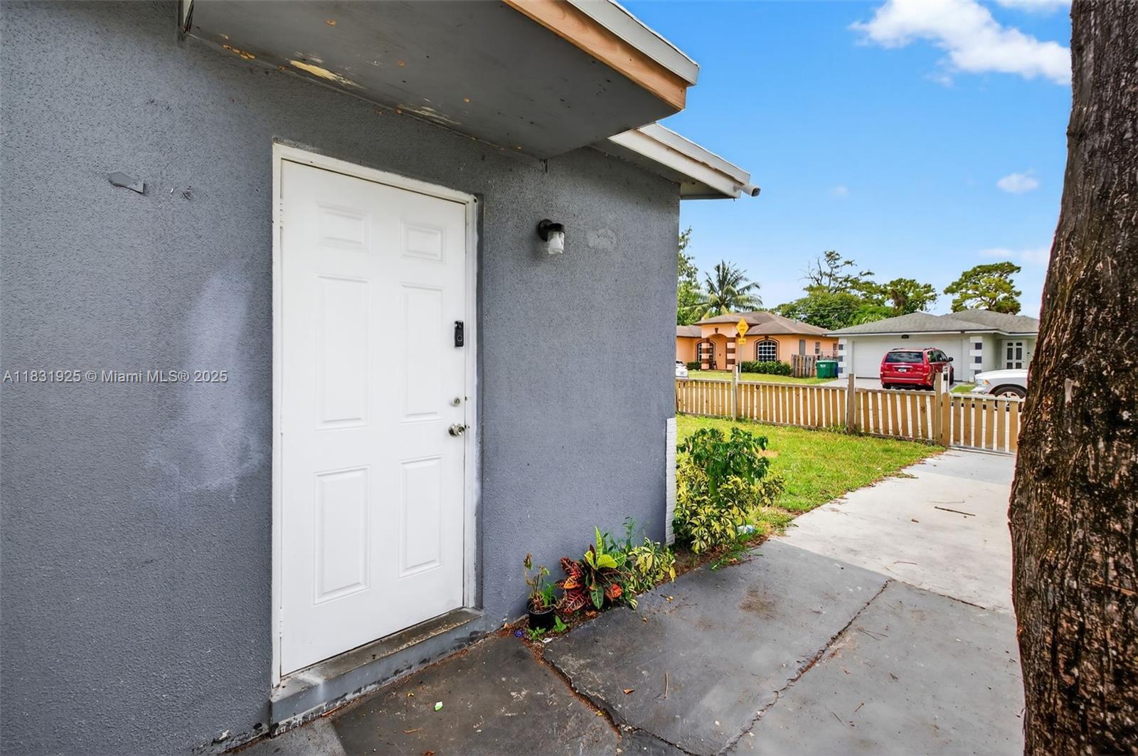 Ver detalles 2779 4 / 3 1112 sq. ft. $ 2025-07-18 0 foto