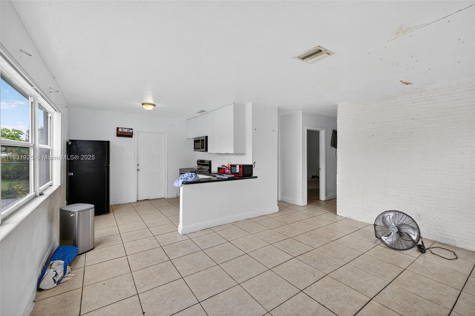 Ver detalles 2779 4 / 3 1112 sq. ft. $ 2025-07-18 0 foto
