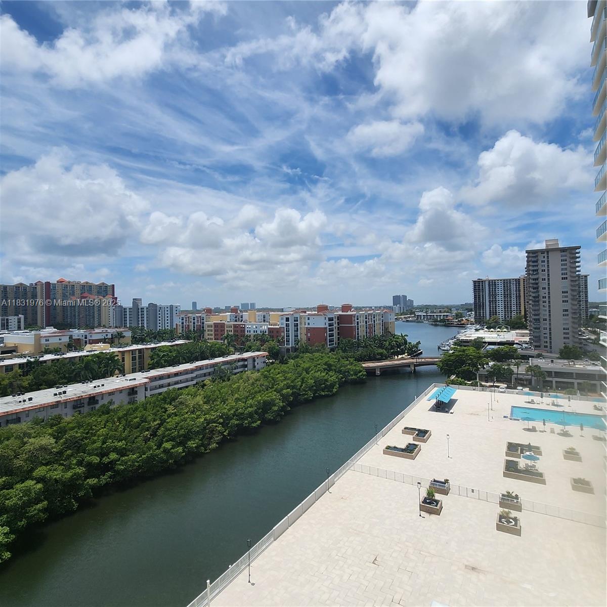 See details 1218 2 / 2 1525 sq. ft. $ 2025-07-01 0 Photo