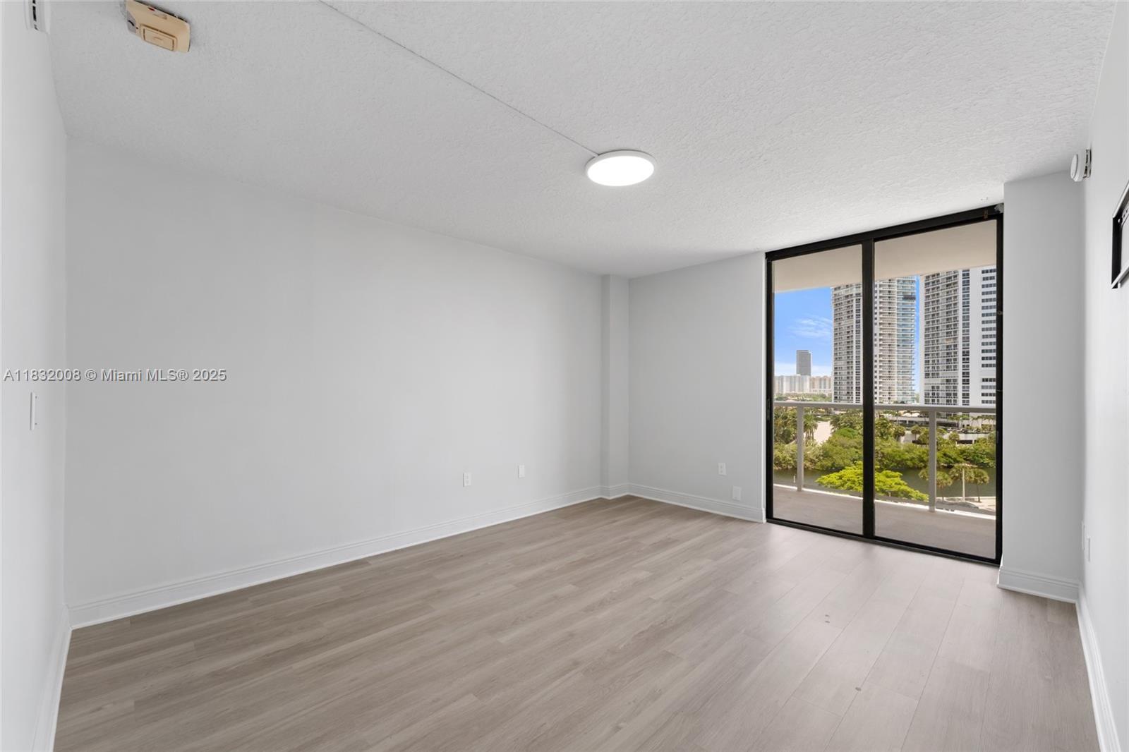 Photo of 3731 Country Club  #921, Aventura, Florida, 33180 - 