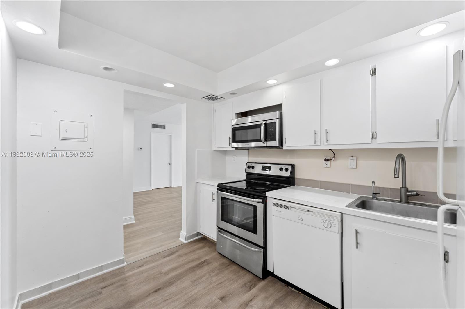 Photo of 3731 Country Club #921, Aventura, Florida, 33180 -
