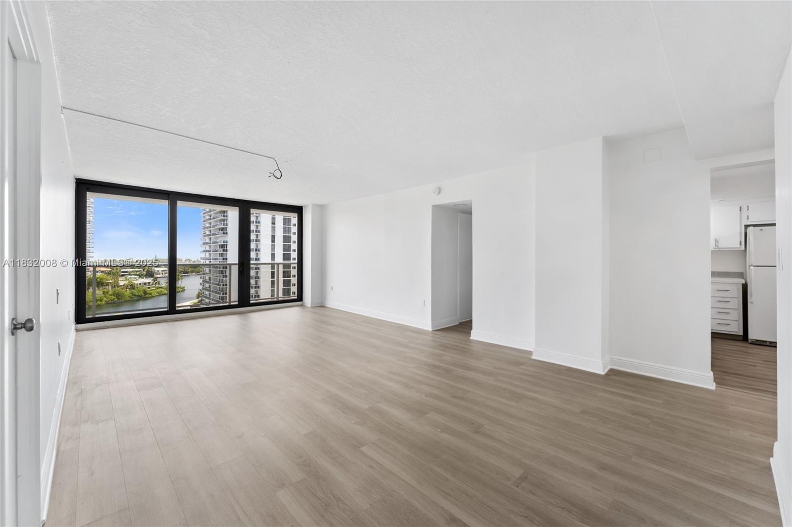 Photo of 3731 Country Club  #921, Aventura, Florida, 33180 - 