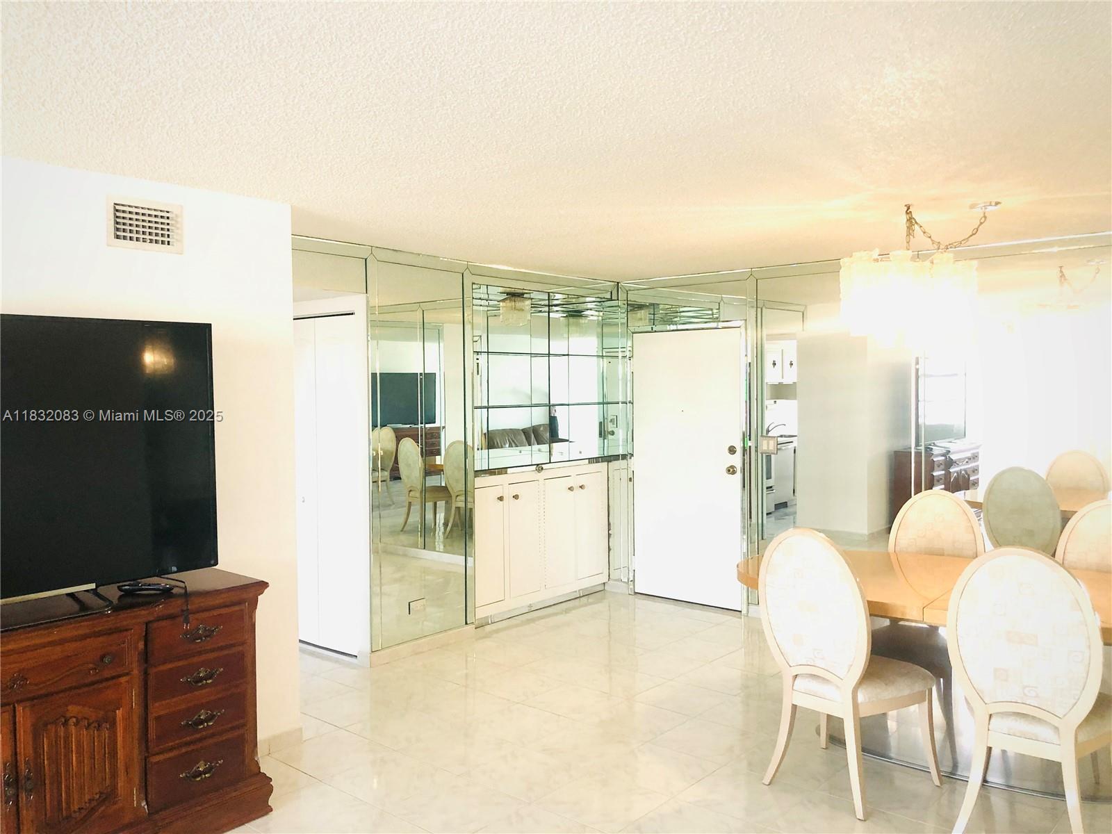 See details 1703 2 / 2 1488 sq. ft. $ 2025-07-01 0 Photo