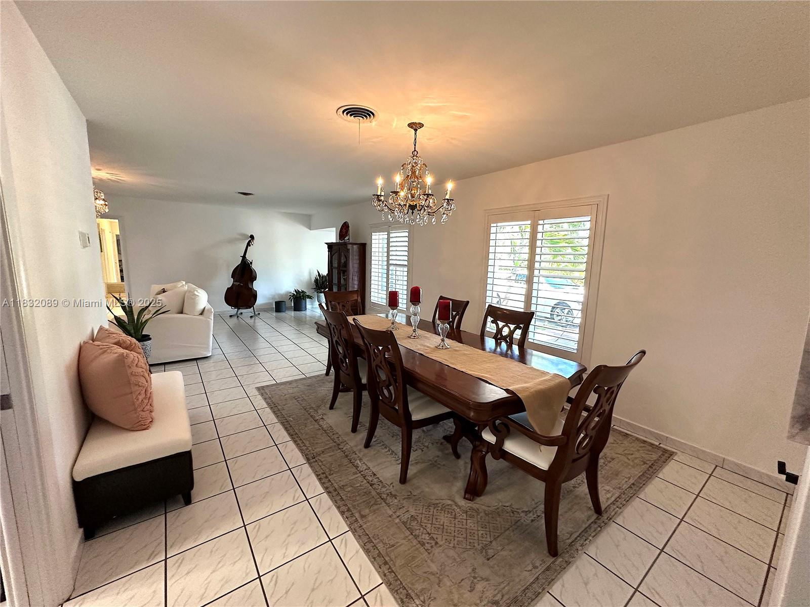 See details 8821 4 / 2 2182 sq. ft. $ 2025-07-28 0 Photo