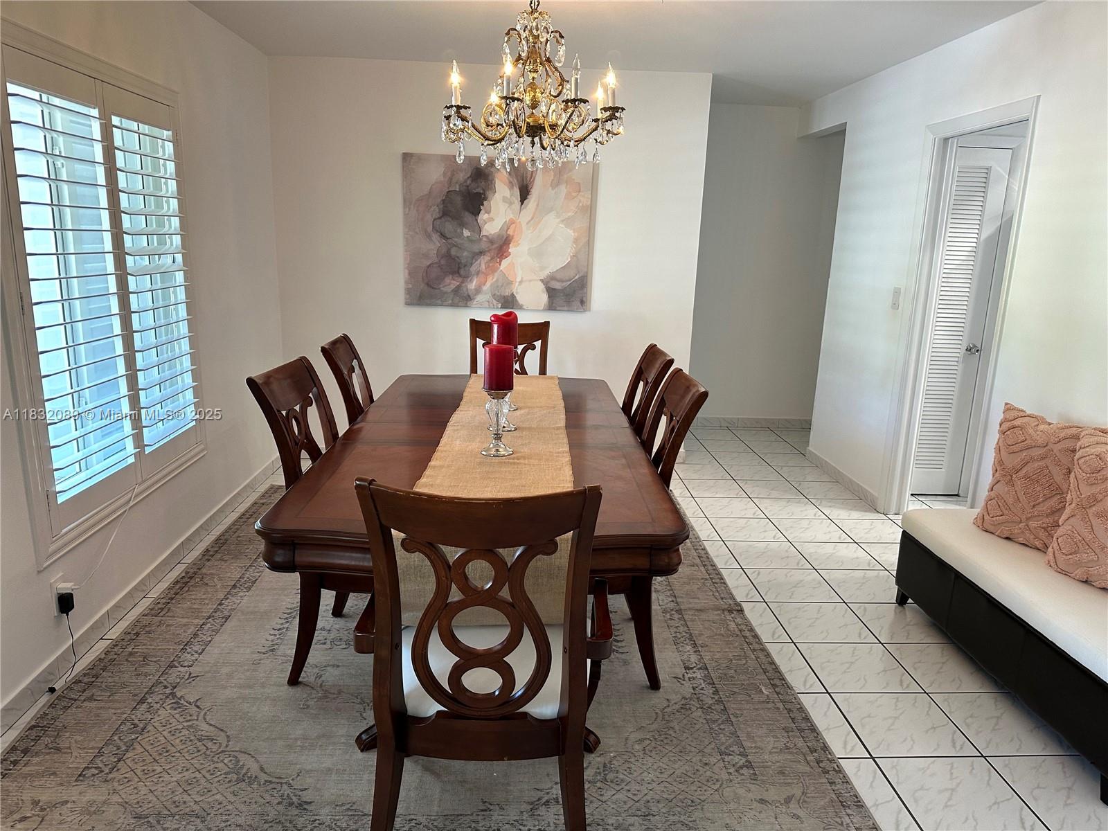 See details 8821 4 / 2 2182 sq. ft. $ 2025-07-28 0 Photo