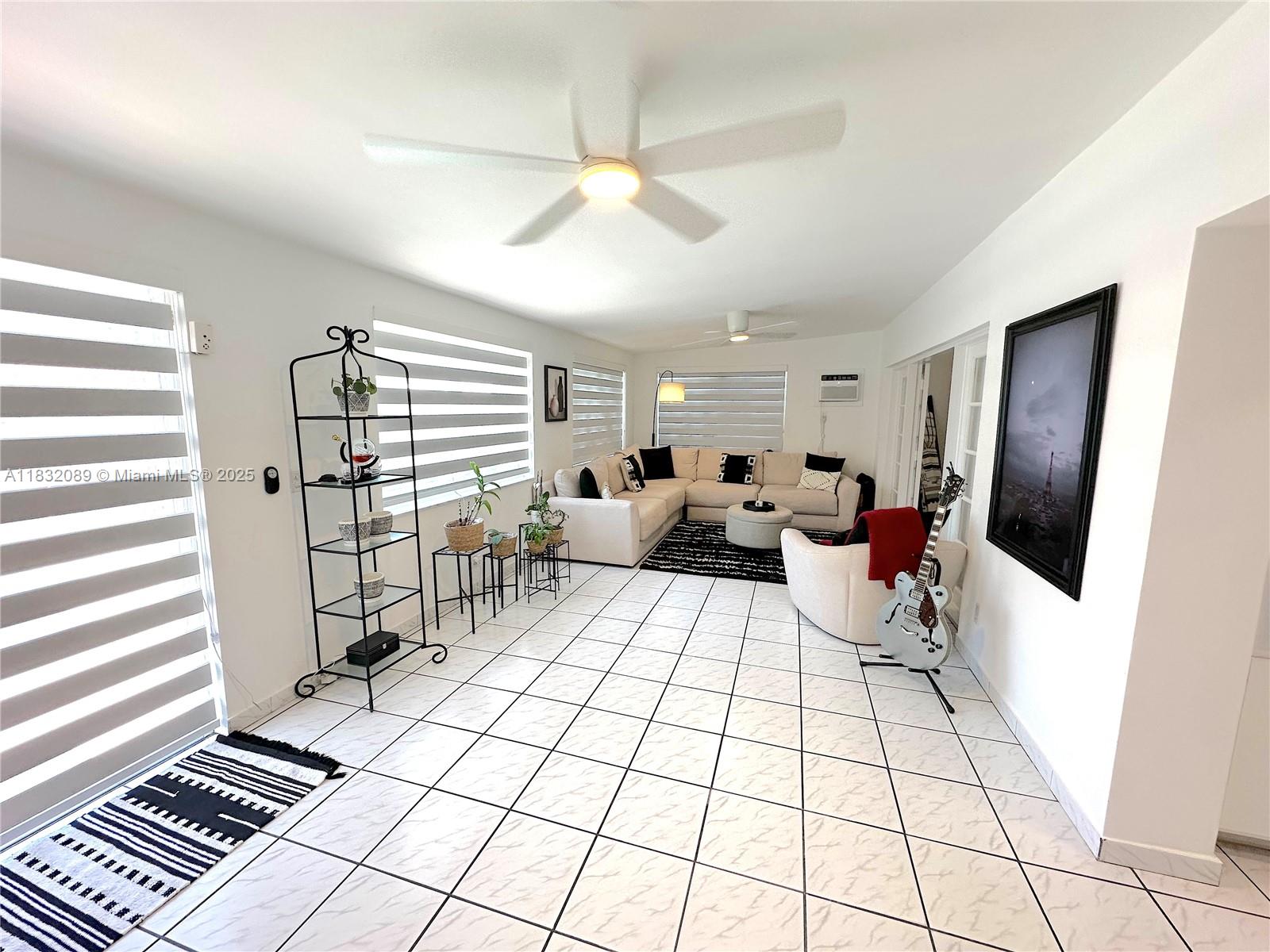 See details 8821 4 / 2 2182 sq. ft. $ 2025-07-28 0 Photo