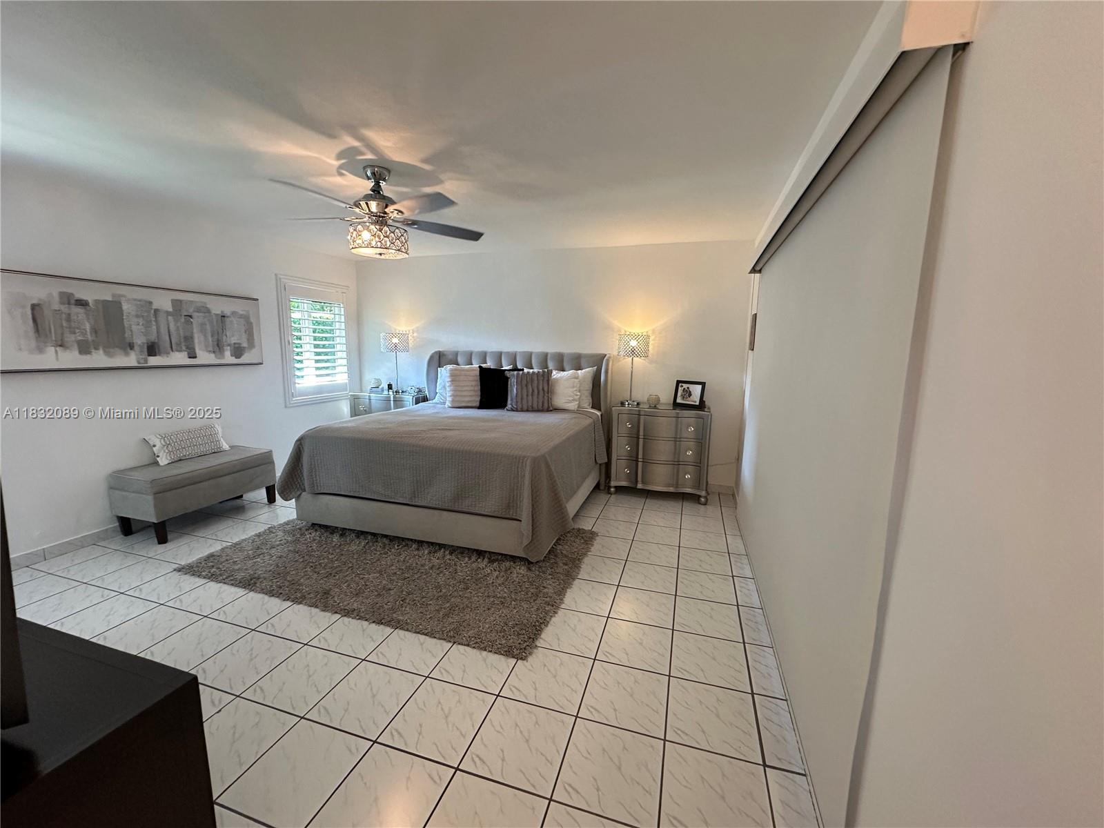 See details 8821 4 / 2 2182 sq. ft. $ 2025-07-28 0 Photo