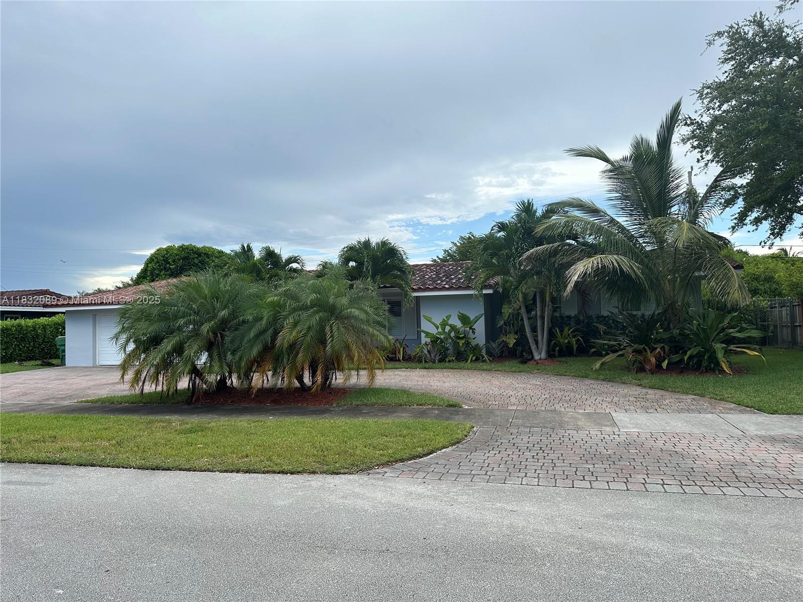 See details 8821 4 / 2 2182 sq. ft. $ 2025-07-28 0 Photo