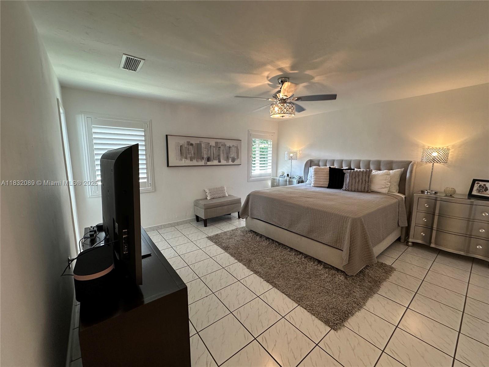 See details 8821 4 / 2 2182 sq. ft. $ 2025-07-28 0 Photo