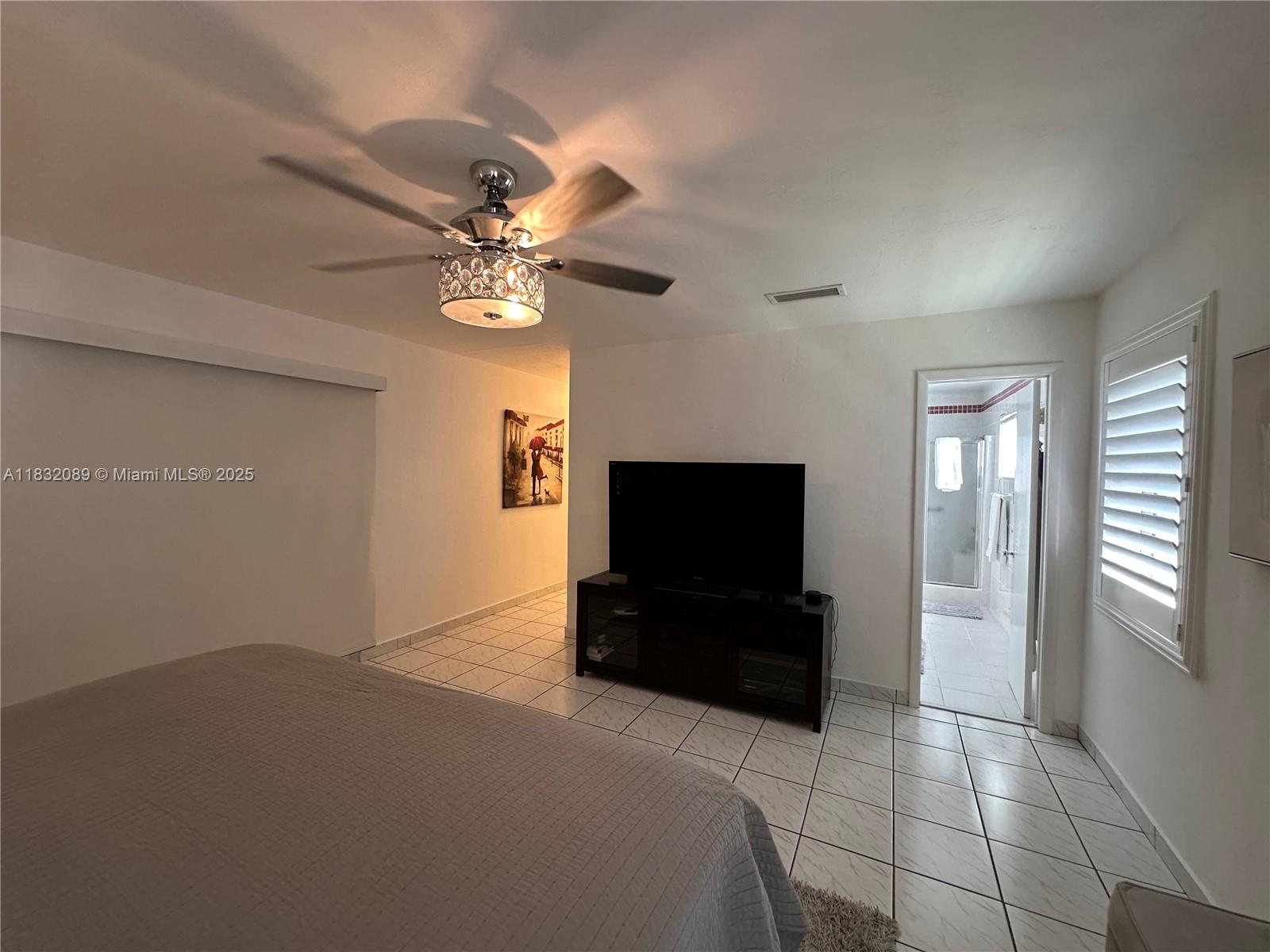 See details 8821 4 / 2 2182 sq. ft. $ 2025-07-28 0 Photo