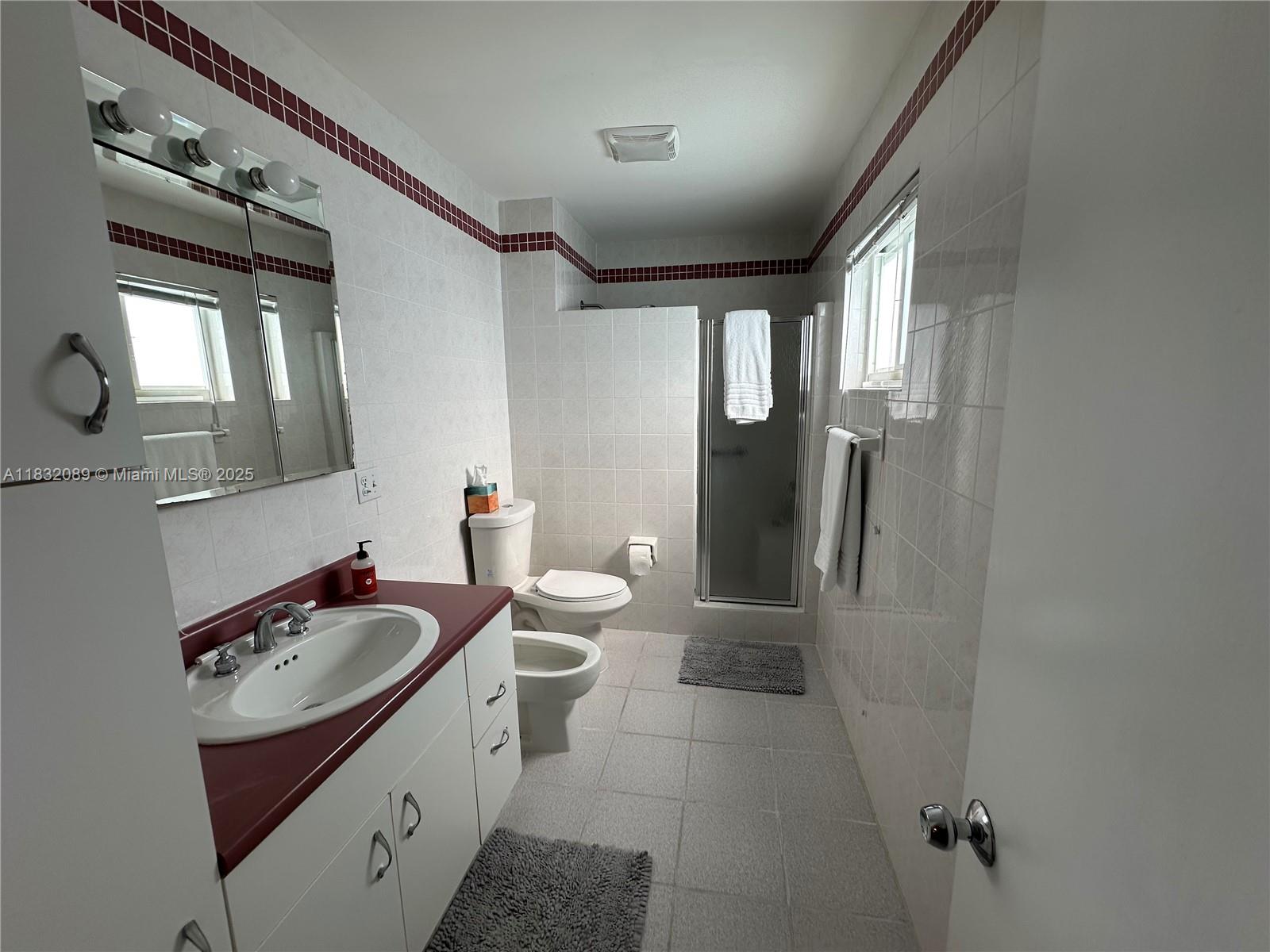 See details 8821 4 / 2 2182 sq. ft. $ 2025-07-28 0 Photo