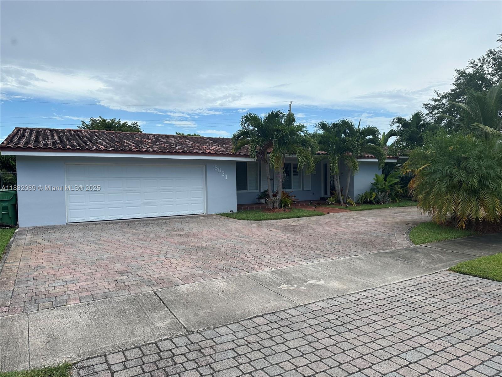 See details 8821 4 / 2 2182 sq. ft. $ 2025-07-28 0 Photo