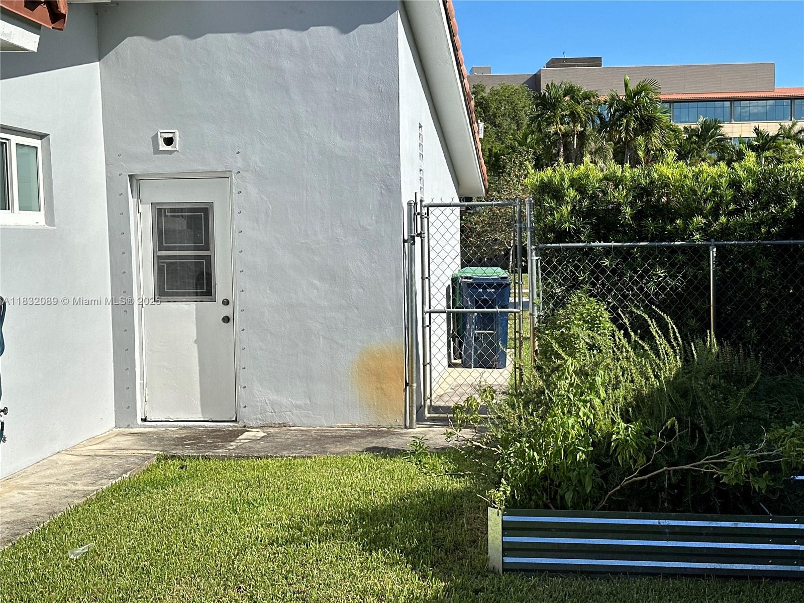 See details 8821 4 / 2 2182 sq. ft. $ 2025-07-28 0 Photo