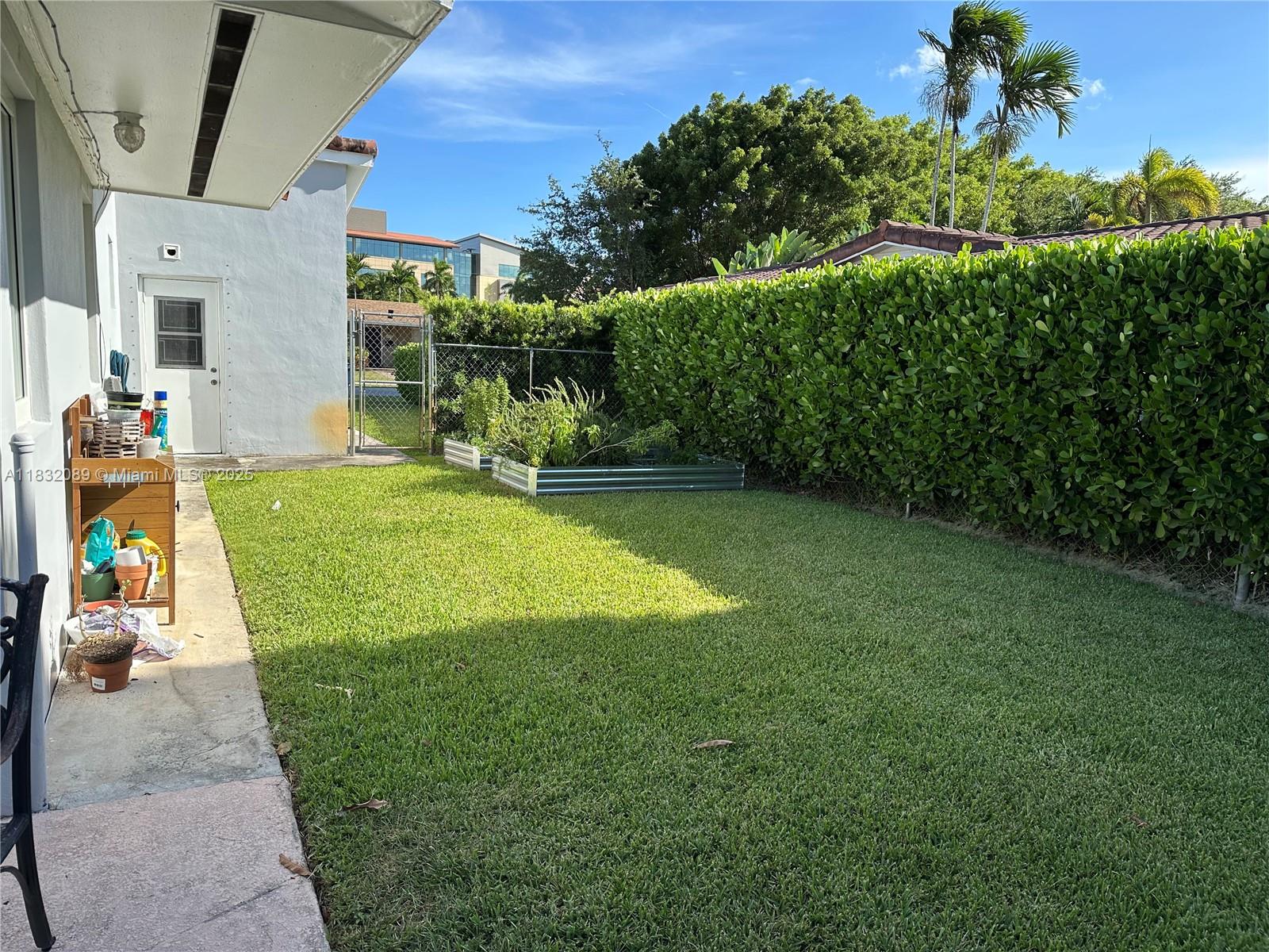 See details 8821 4 / 2 2182 sq. ft. $ 2025-07-28 0 Photo